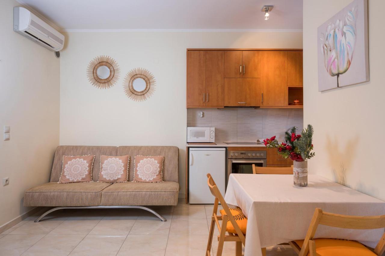 Luxury Coastal Retreat, Mountain View Balcony With Palm Trees & Parking Leilighet Khania Eksteriør bilde