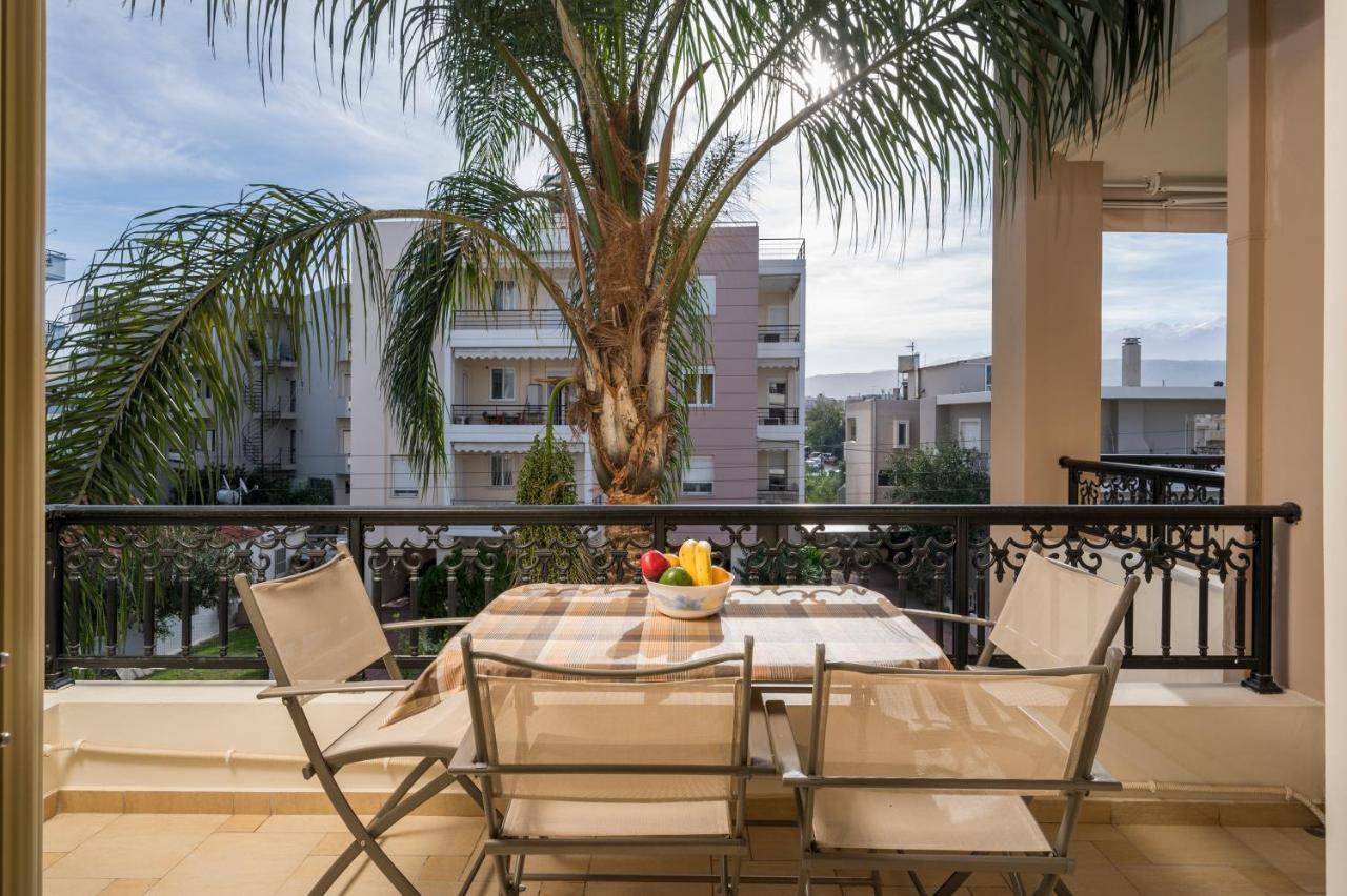 Luxury Coastal Retreat, Mountain View Balcony With Palm Trees & Parking Leilighet Khania Eksteriør bilde